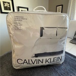 Calvin Klein King-sized comforter